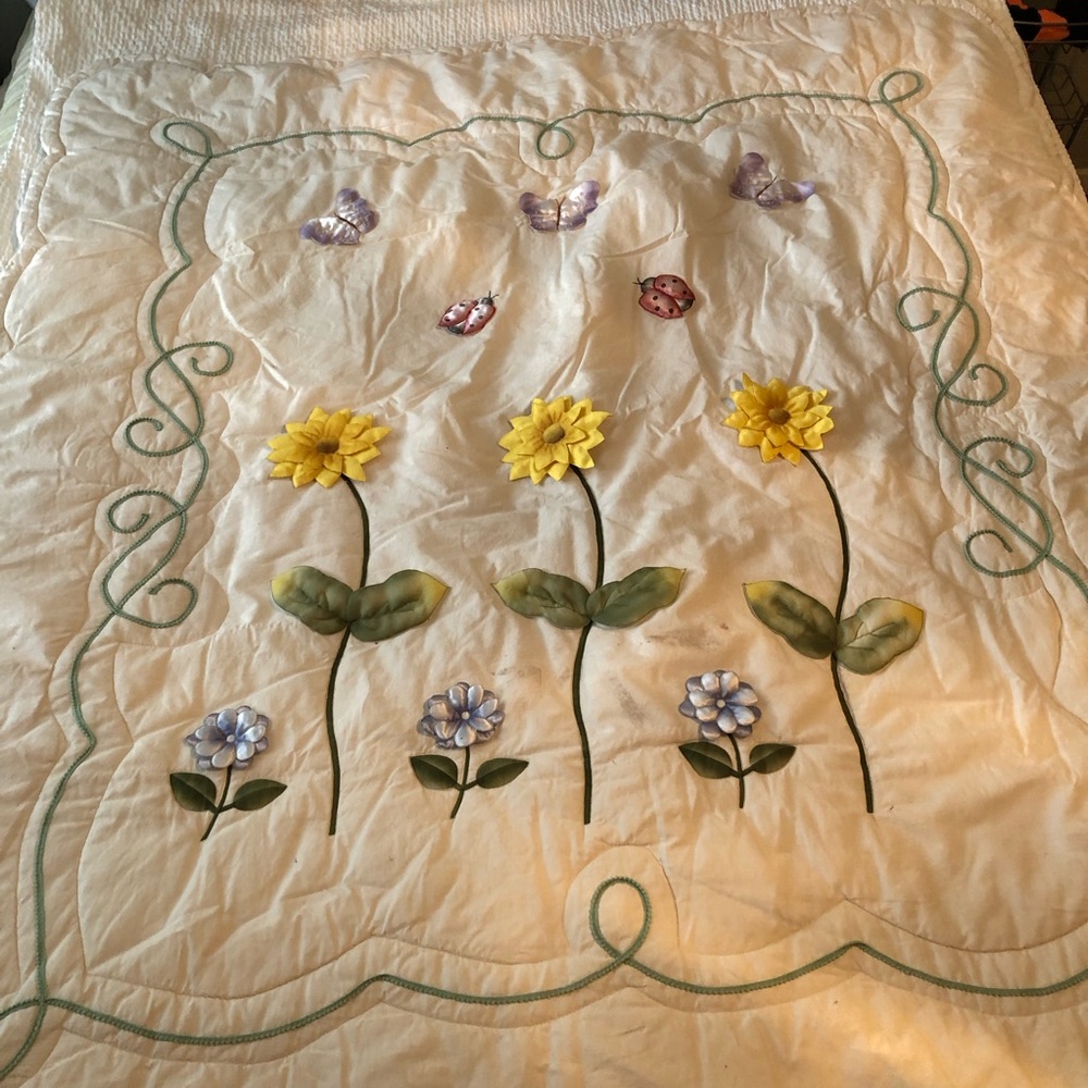 Throw Blanket 3D Popped Up Flowers and butterflies 50 X 60 Pam America,Inc.White